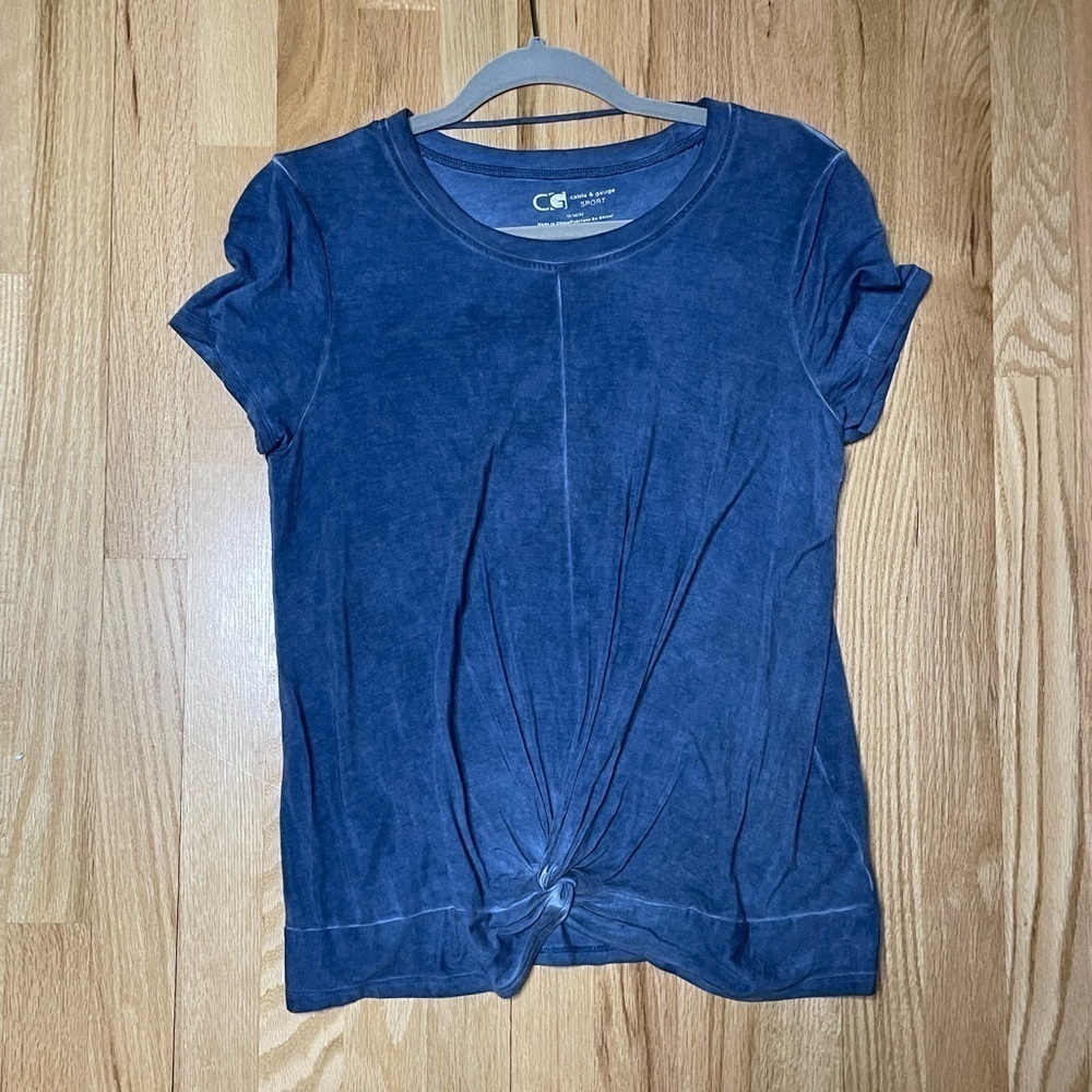 Cable & Gauge Blue T-shirt,Twist Knot Bottom, Size Medium